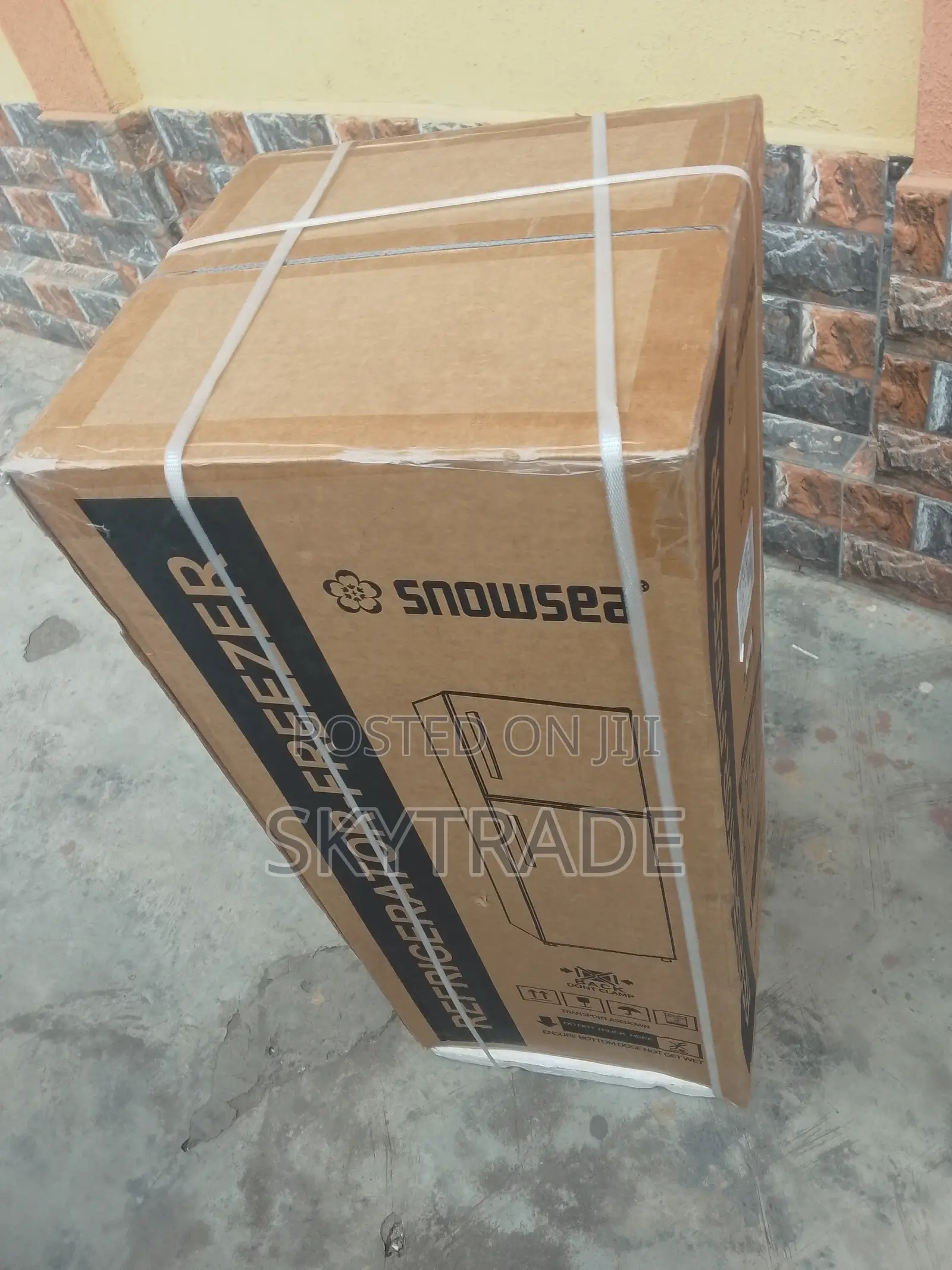 Original Snowea Refrigerator (Silver) BCD-166