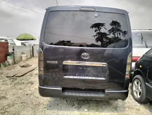 Toyota HiAce 2013 Black