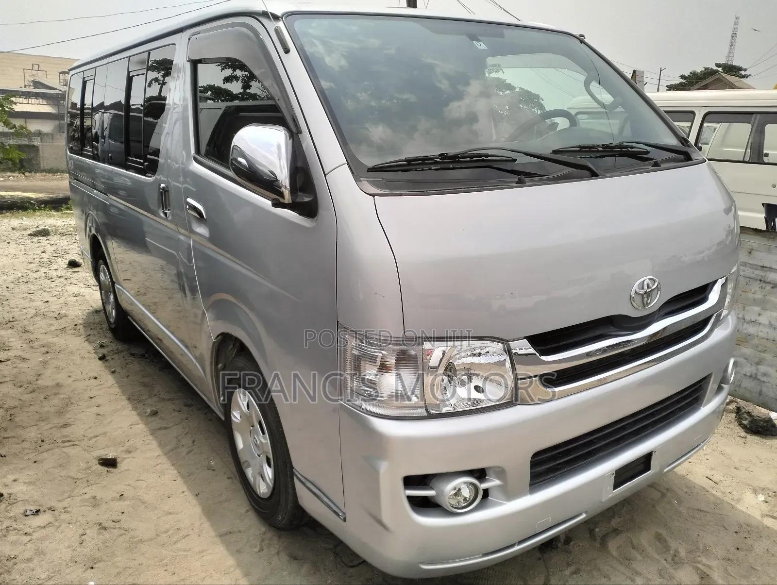 Toyota Grand HiAce 2015 Grey