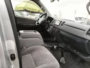 Toyota Grand HiAce 2015 Grey