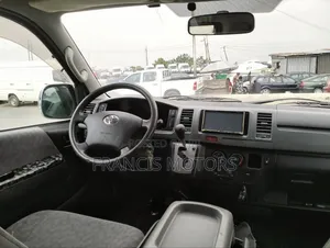 Toyota Grand HiAce 2015 Grey