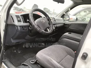 Toyota HiAce 2013 White