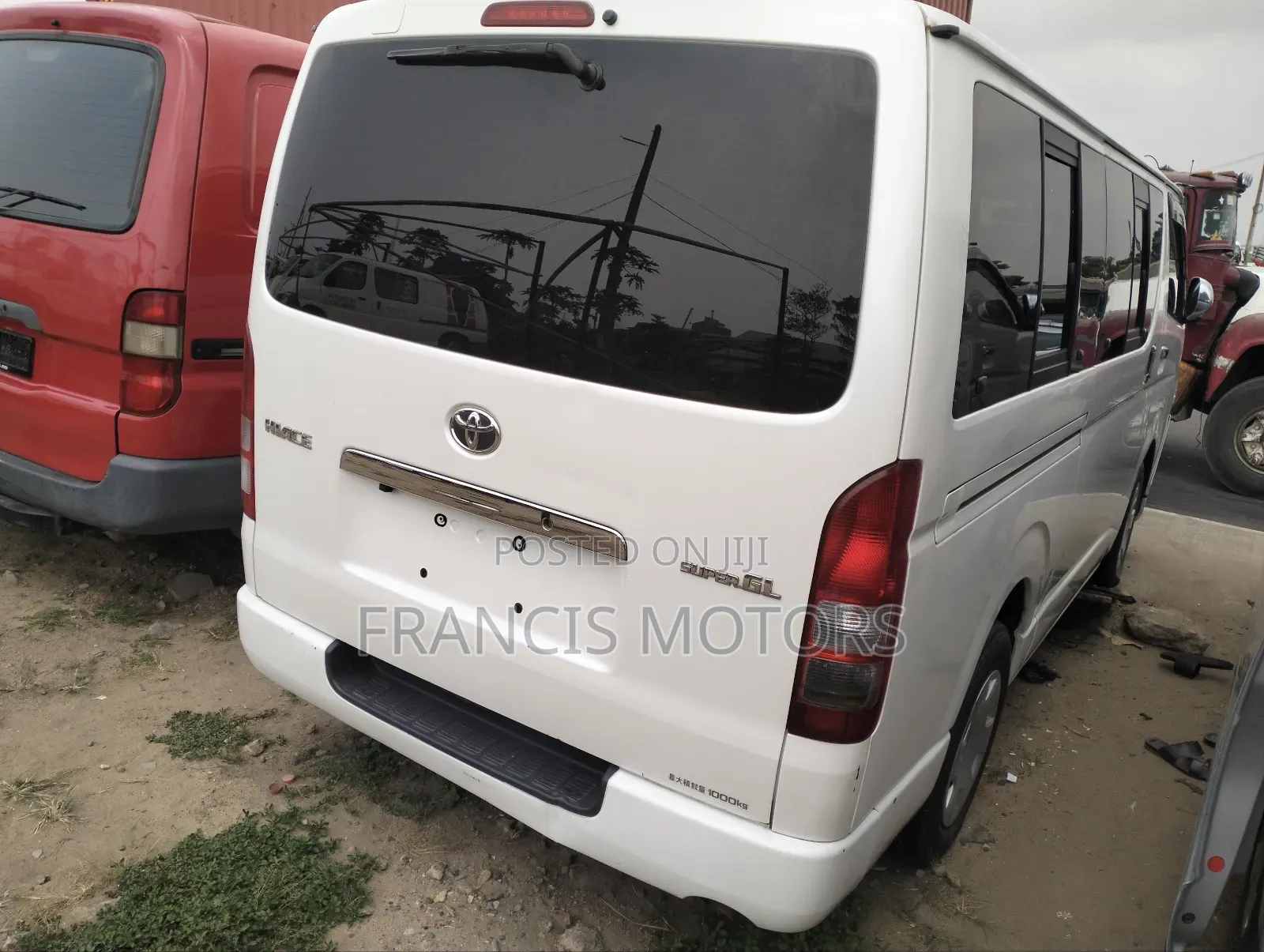 Toyota HiAce 2013 White