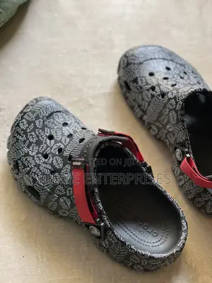 White/Black Crocs