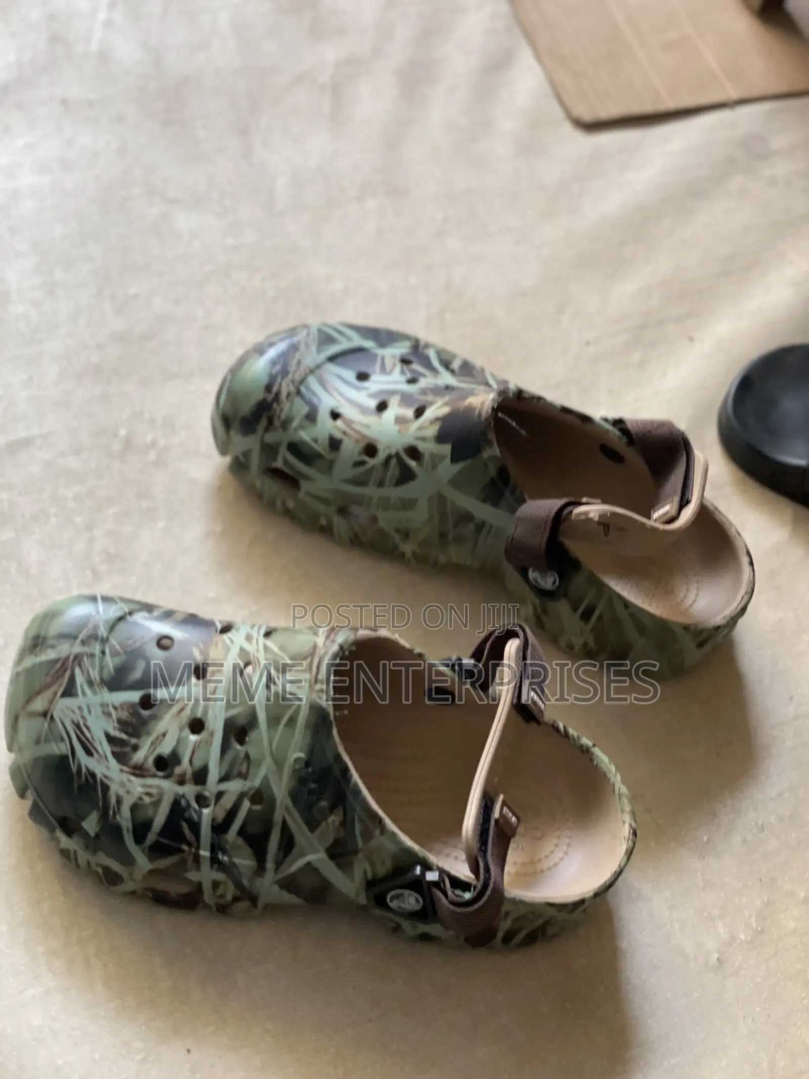Multicolor Crocs