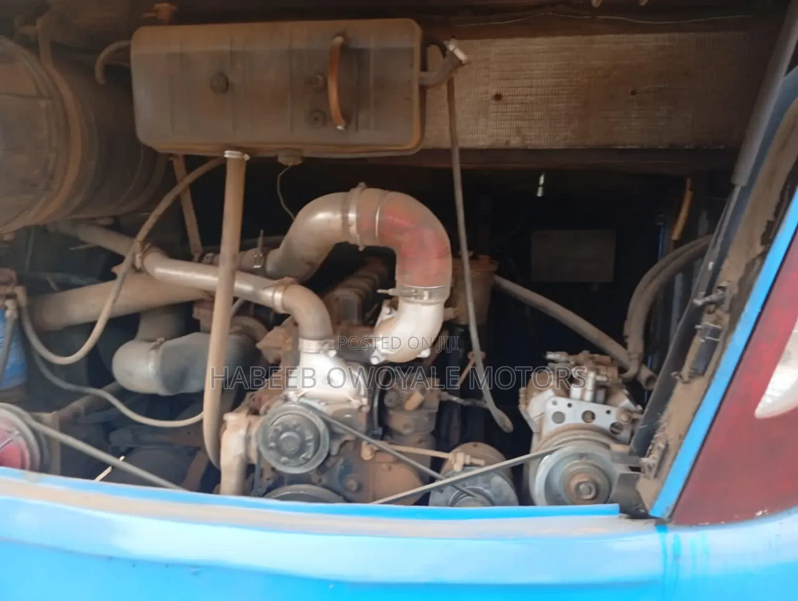 Bus 2019 Blue