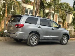 Toyota Sequoia 2017 Silver