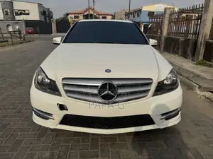 Photo - Mercedes-Benz C250 2012 White