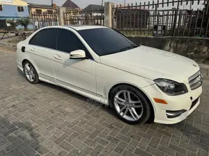 Photo - Mercedes-Benz C250 2012 White