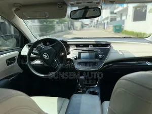 Toyota Avalon XLE Premium 4dr Sedan (3.5L 6cyl 6A) 2014 Silver
