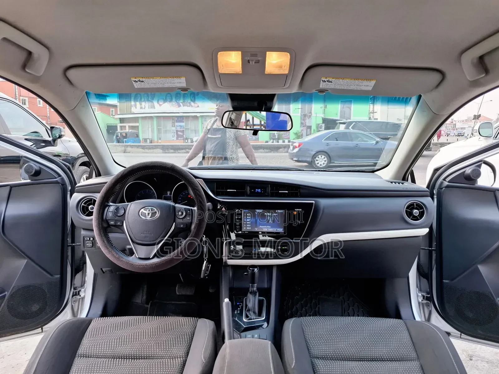 Toyota Corolla 2018 Silver