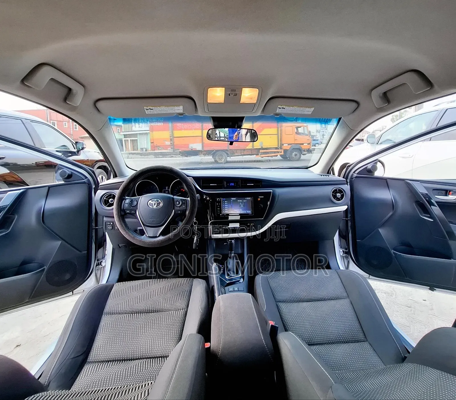 Toyota Corolla 2018 Silver
