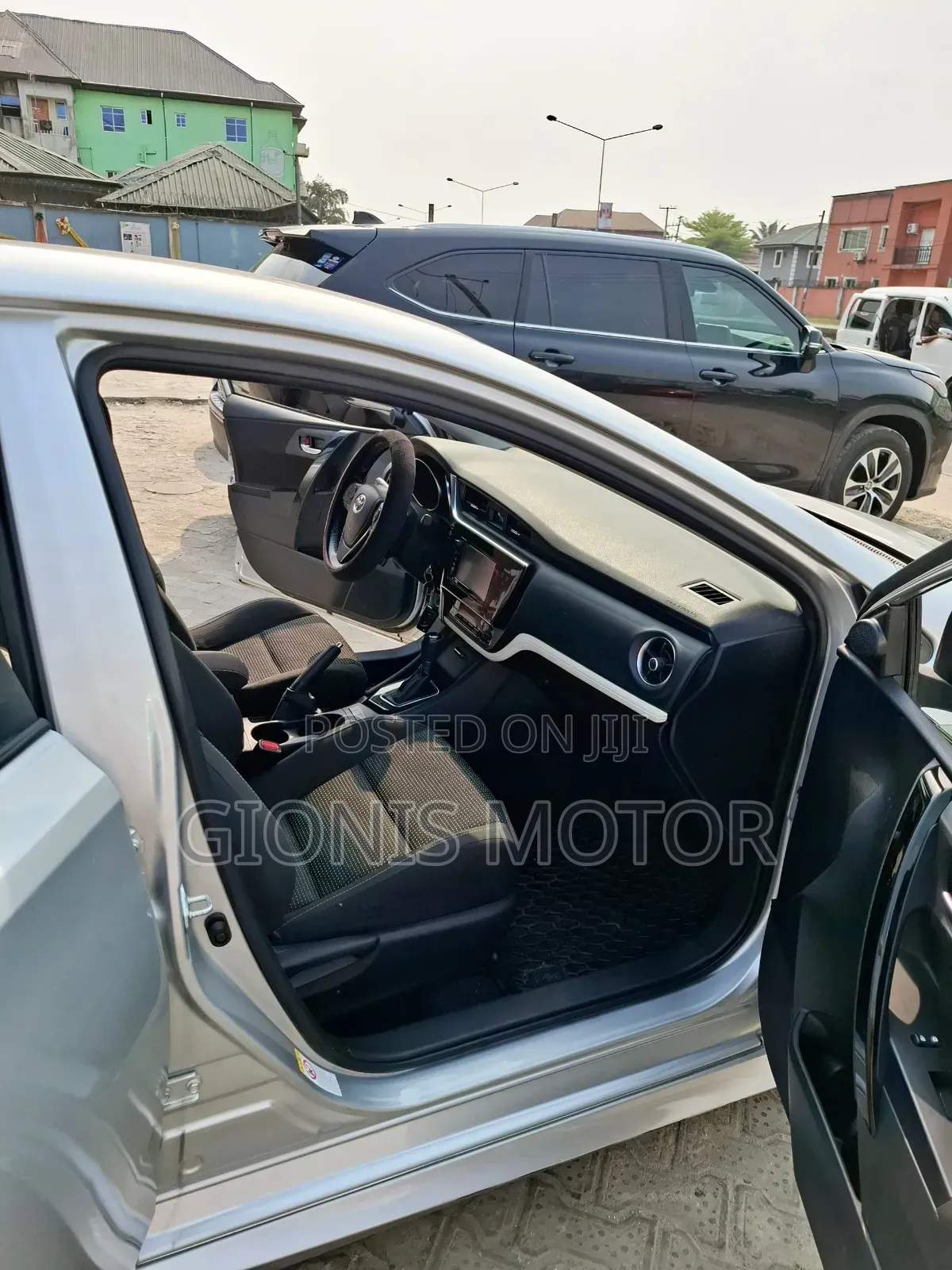 Toyota Corolla 2018 Silver