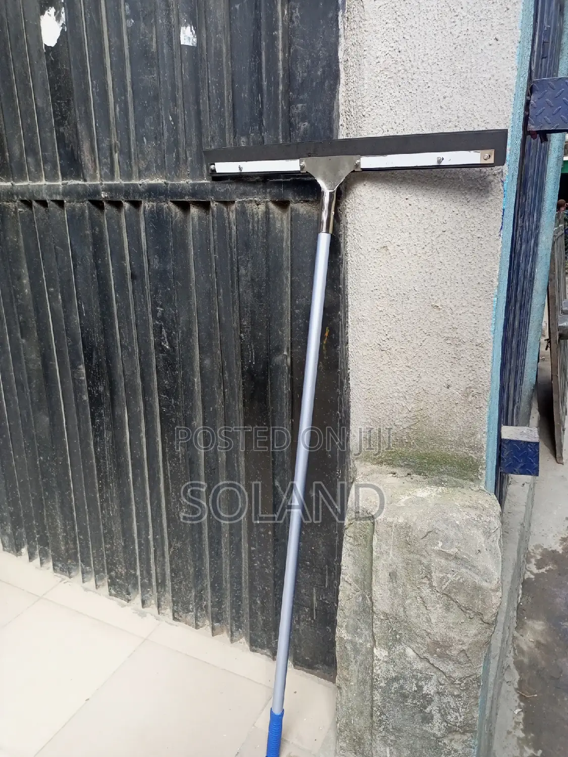 Floor Or Rug Squeegee