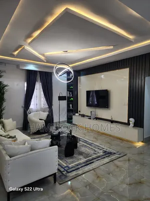 Tastefully Finished Luxurious Room And Parlor Self Contained