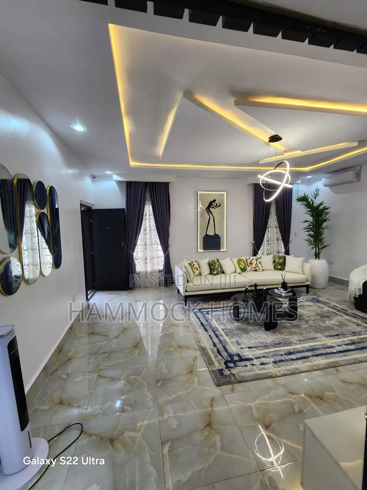 Tastefully Finished Luxurious Room And Parlor Self Contained