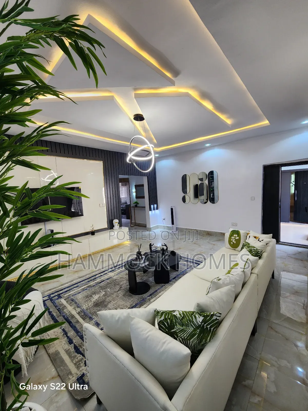 Tastefully Finished Luxurious Room And Parlor Self Contained