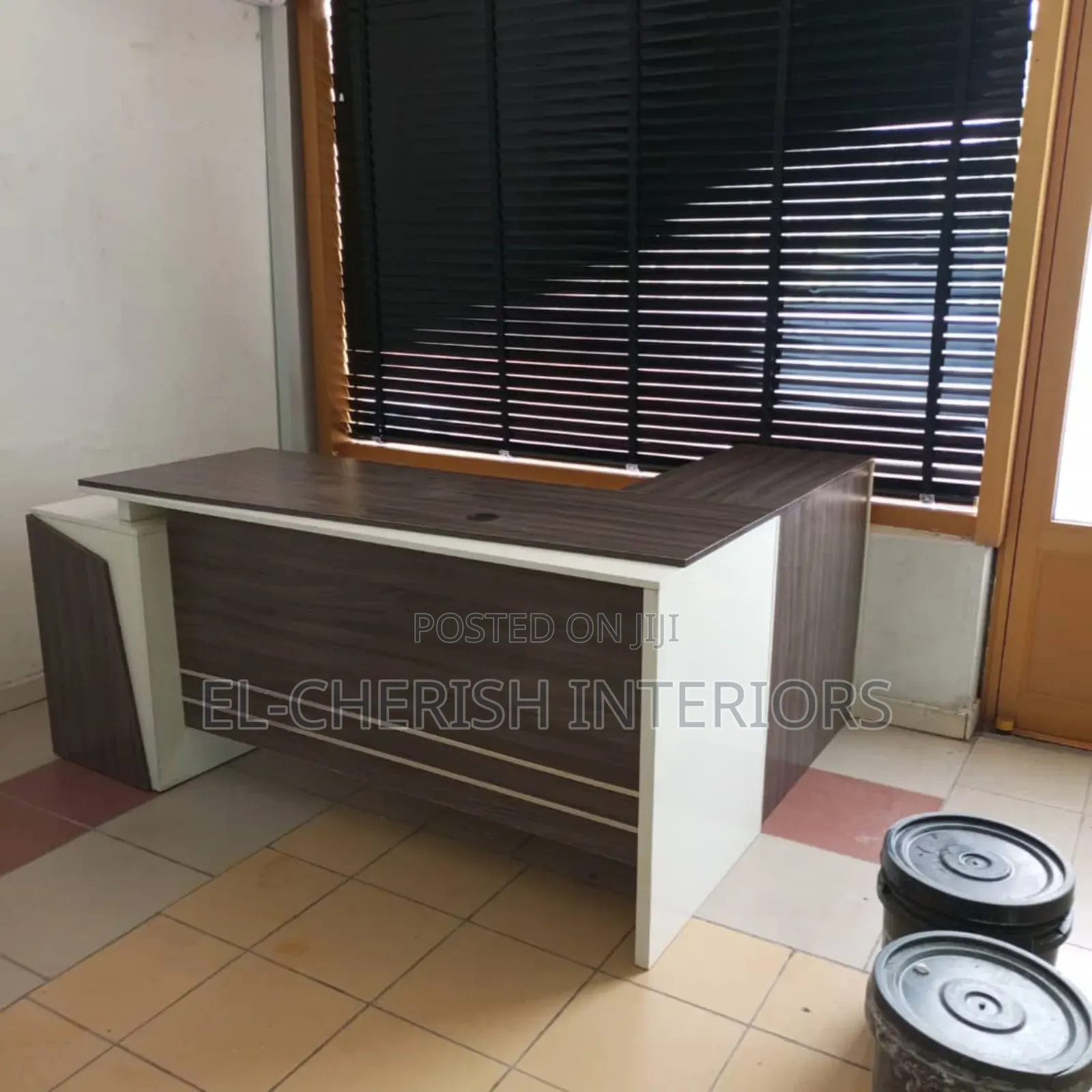 Supper Class Office Table