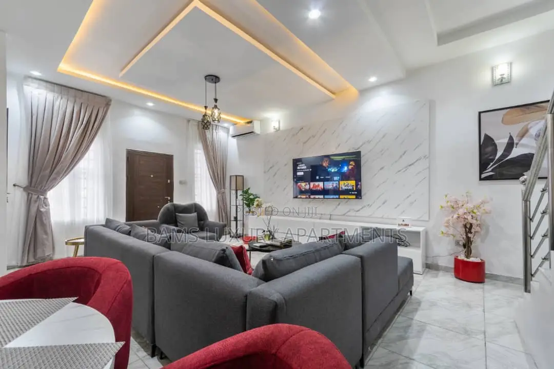 Executive Apartment With Ps5