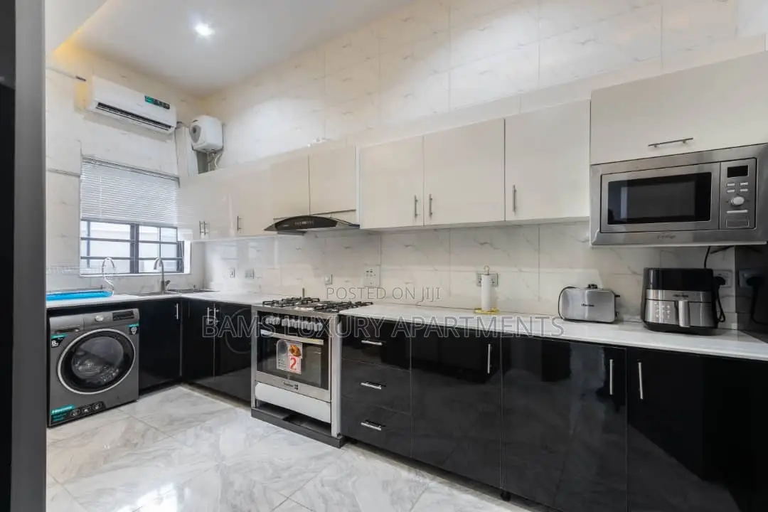 Executive Apartment With Ps5