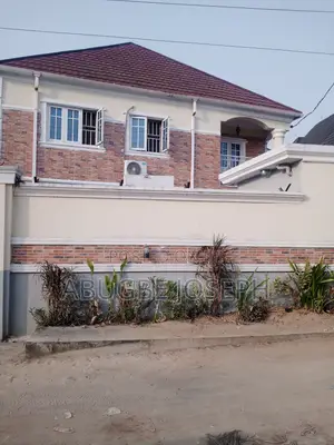 6bdrm Duplex in Seaside Estate for sale