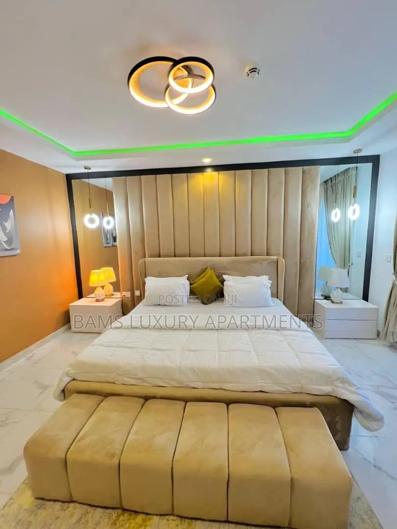 Ceiling Mirror Shortlet