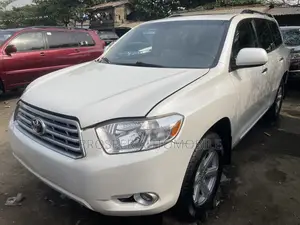 Toyota Highlander Sport 2010 White