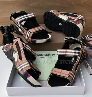 Photo - Burberry Quality Luxury Men Sandals
