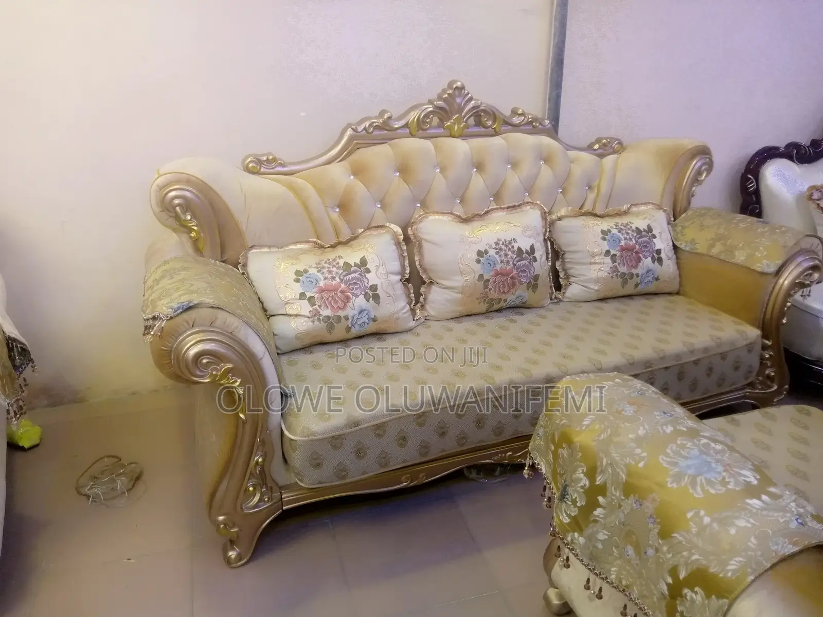 Beautiful Royal Sofa Set