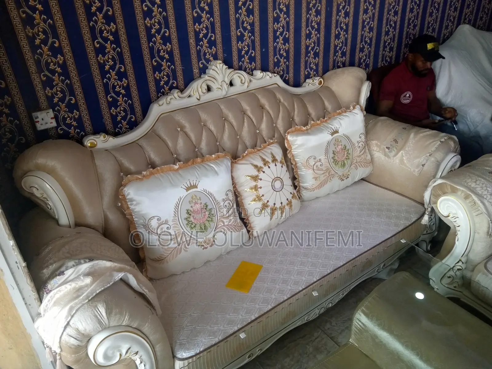 Beautiful Royal Sofa Set