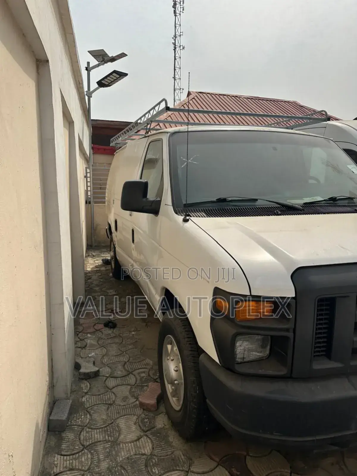Ford E-250 2014 White