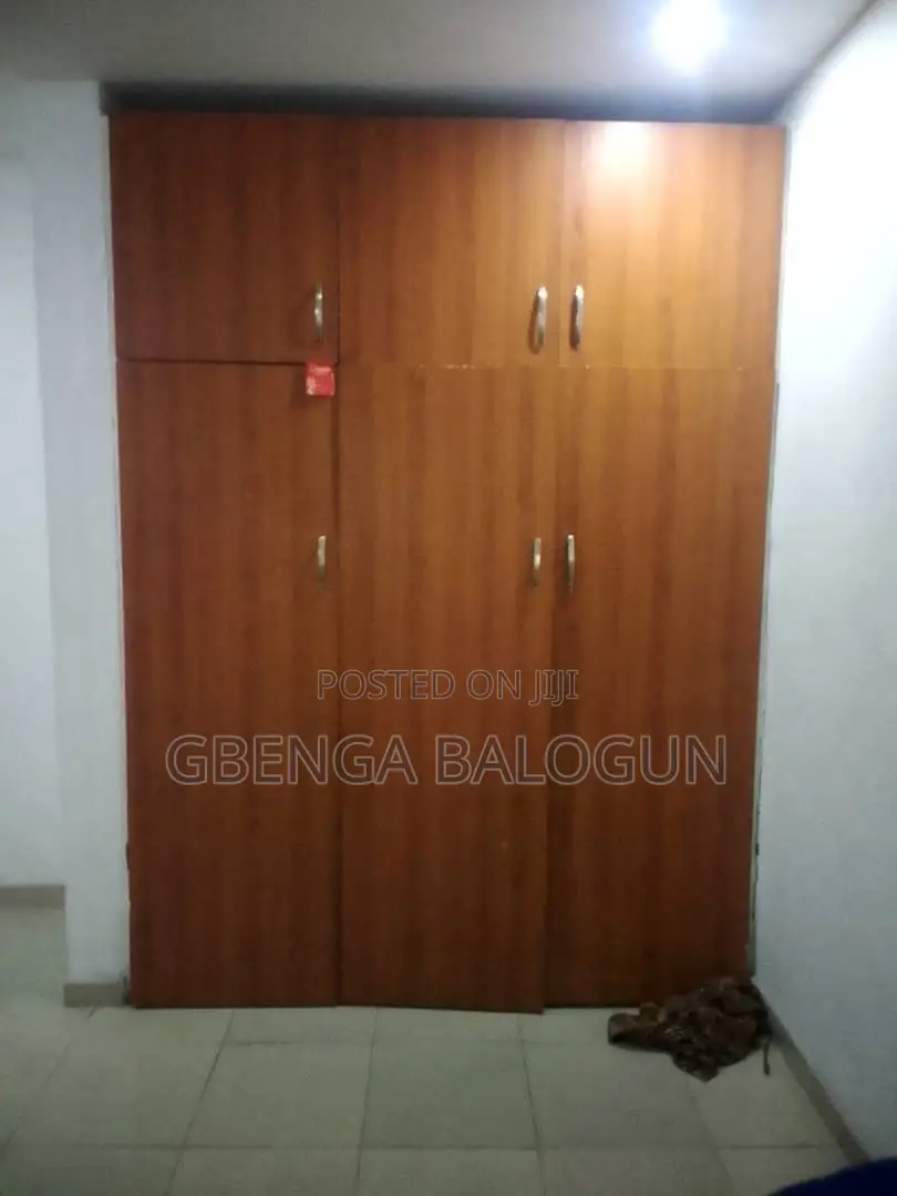 3 Bedrooms Shared Apartment