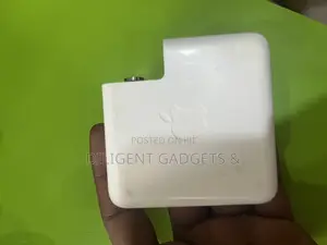 Follow-Come Macbook 61watts Adapter