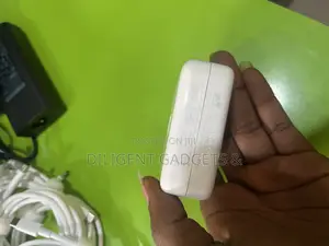 Follow-Come Macbook 61watts Adapter