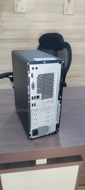 Desktop Computer HP 8GB AMD Ryzen 3 HDD 500GB
