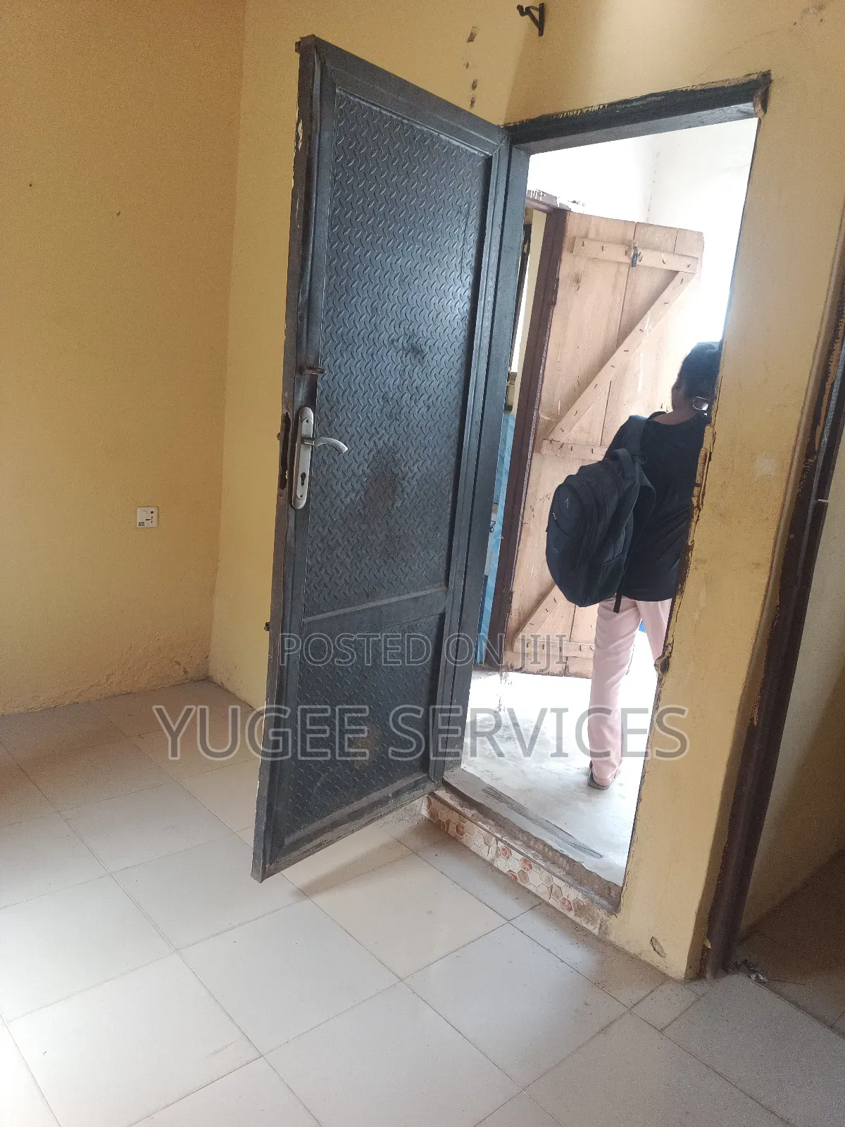 1bdrm Block of Flats in Okpanam Rd, Oshimili South for rent