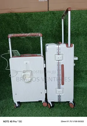 Set of 2pcs Luxury Box With Bottle Holder