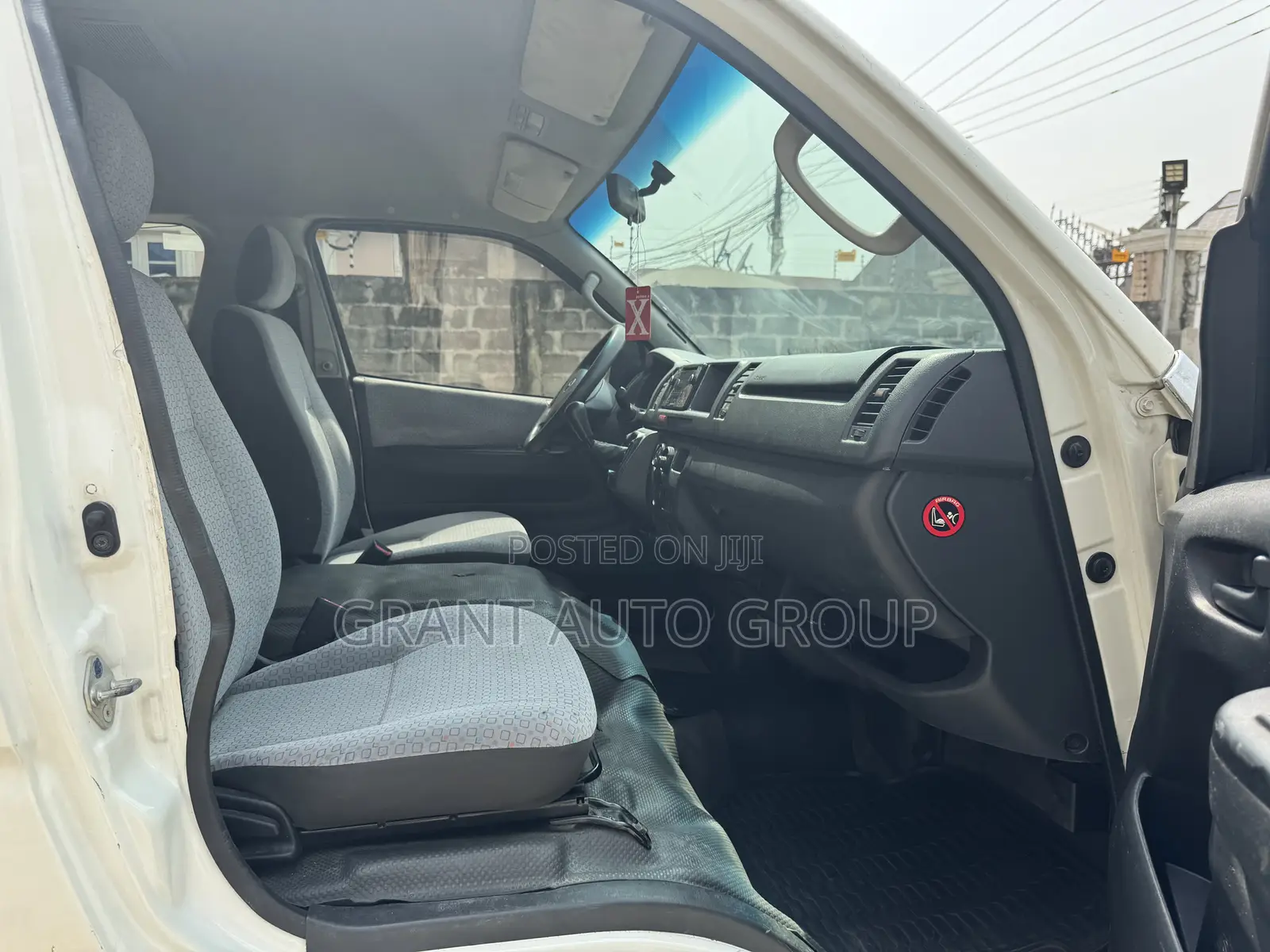 Toyota HiAce 2018 White