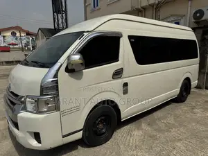 Toyota HiAce 2018 White