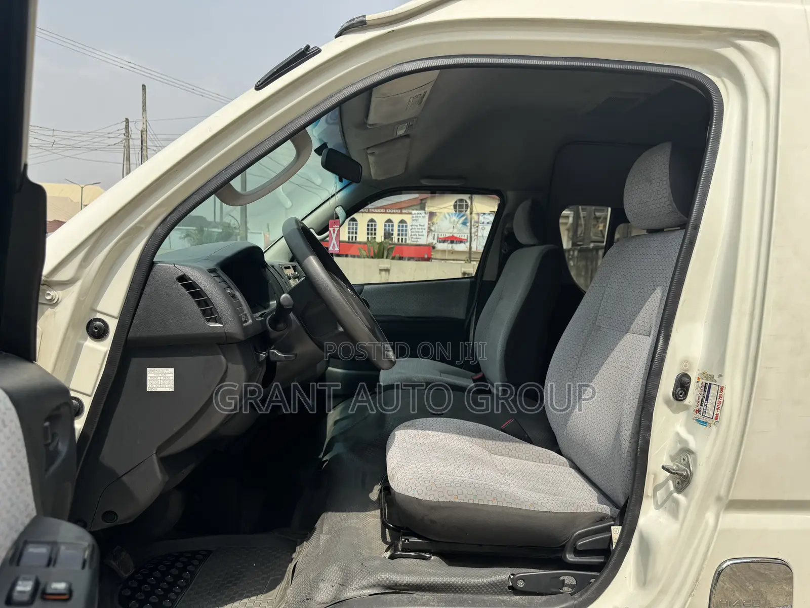 Toyota HiAce 2018 White