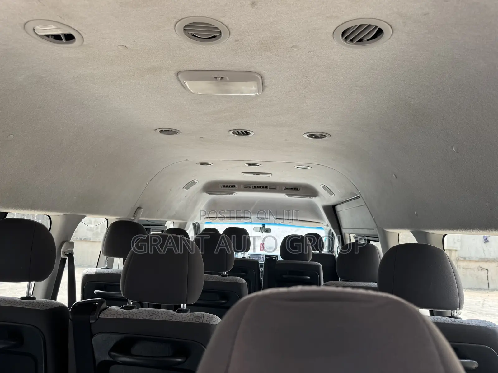 Toyota HiAce 2018 White