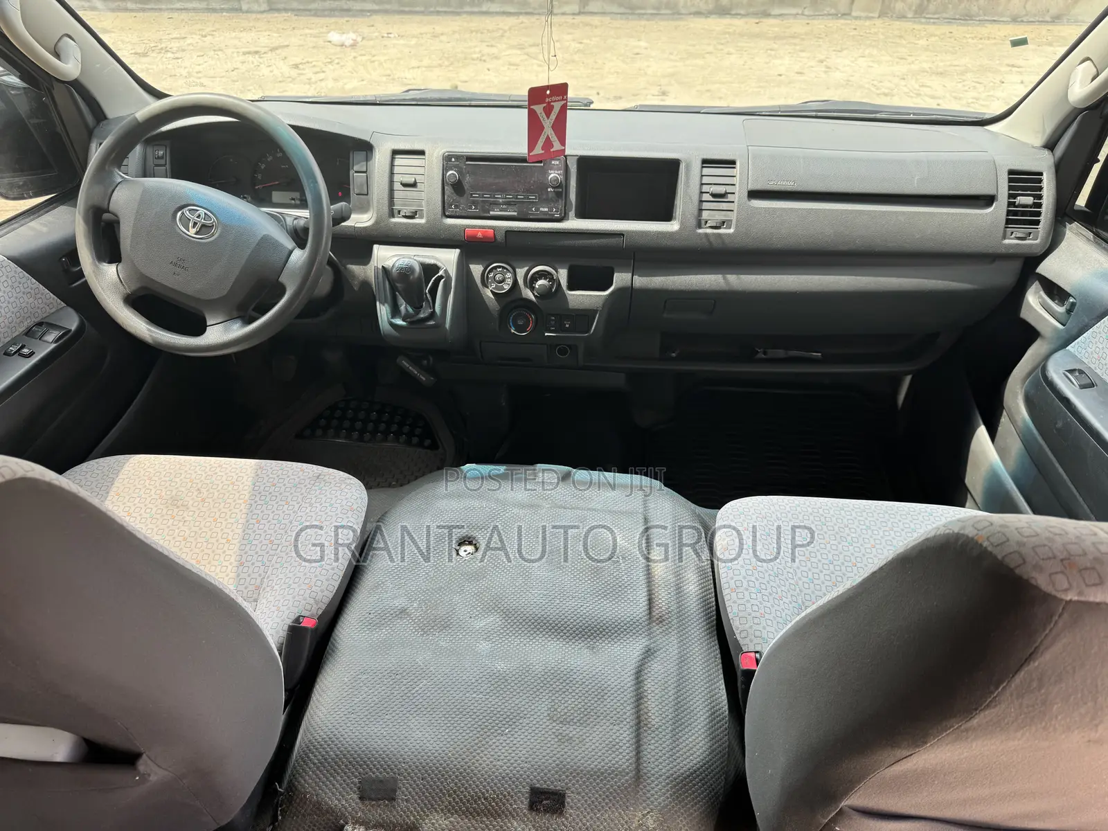 Toyota HiAce 2018 White