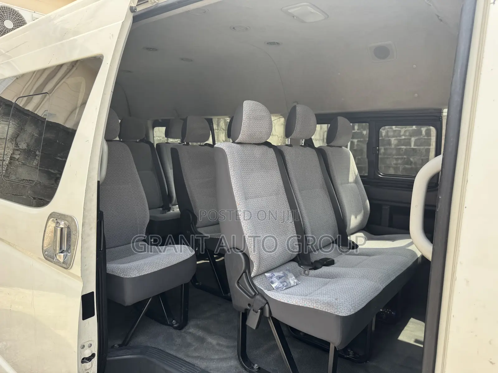 Toyota HiAce 2018 White