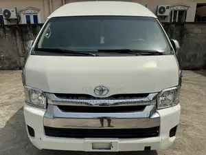 Toyota HiAce 2018 White