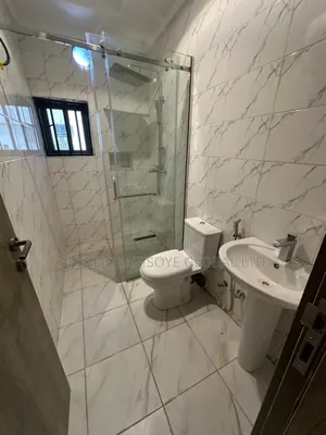 3bdrm Block of Flats in Jahi Gilmore for rent