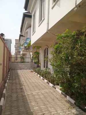3bdrm Duplex in Ikeja GRA for rent
