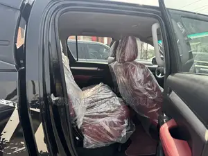 Toyota Hilux Rugged 4x4 2018 Black
