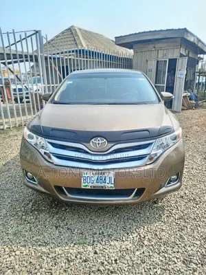 Toyota Venza V6 AWD 2010 Gold