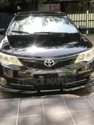 Photo - Toyota Camry 2013 Black