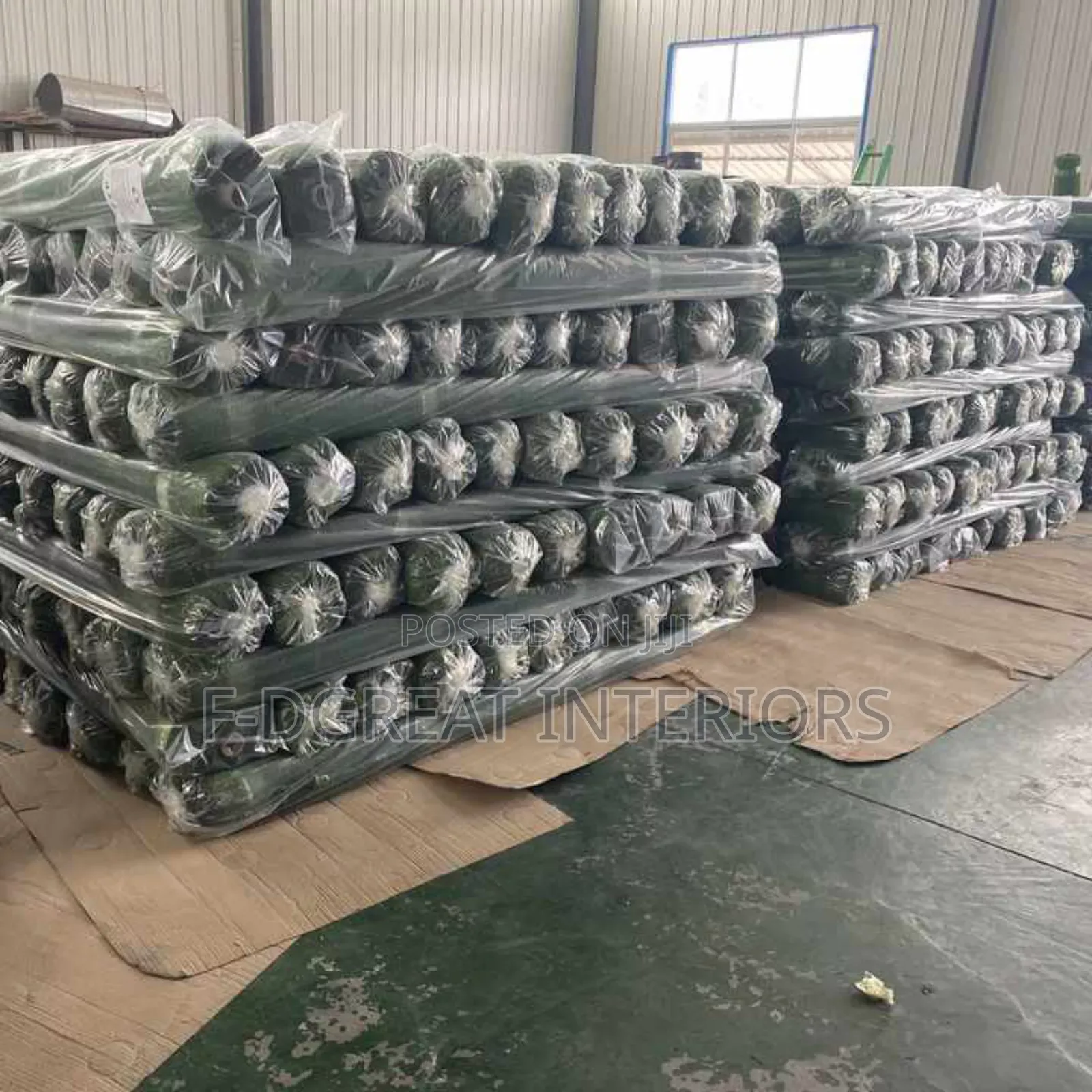 Synthetic Grass Rug Dat Comes in Square Meter Available